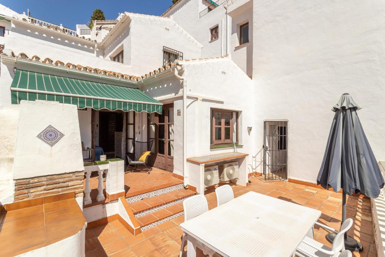Capistrano Playa Apartment Nerja Exterior photo
