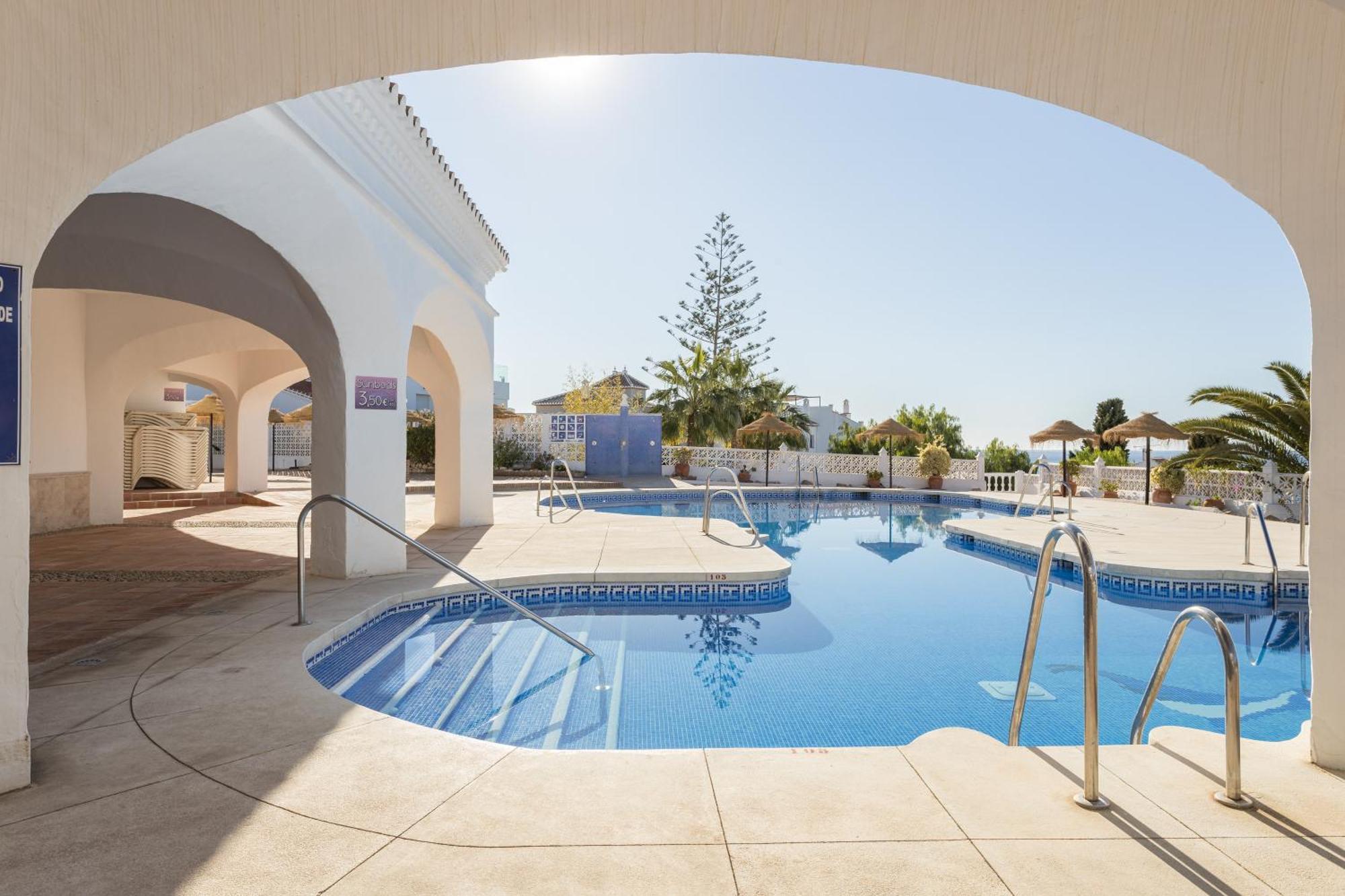 Capistrano Playa Apartment Nerja Exterior photo